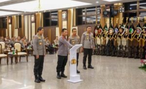 Komitmen Netral di Pemilu 2024, Anggota Polri Tak Boleh Pose Jari dan Foto Bareng Paslon