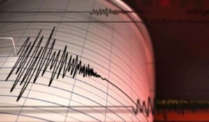Seismograf mencatat getaran gempa