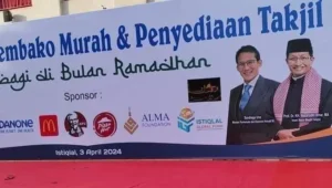Banner sponsor takjil di Istiqlal