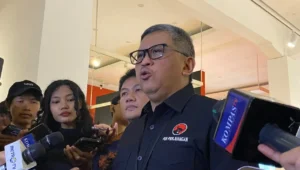 sekretaris-jenderal-sekjen-pdip-hasto-kristiyanto-di-galeri-nasional-jakarta-pusat-senin-1352024