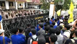 Polres Sukabumi Kota Didemo Mahasiswa_