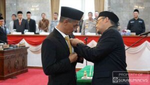 Gundar Kolyubi Resmi Dilantik Jadi Anggota DPRD Kota Sukabumi